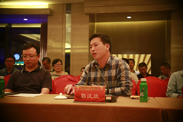中药材基地共建共享联盟恩施分论坛暨2016药植论坛所长圆桌会议举行2.jpg