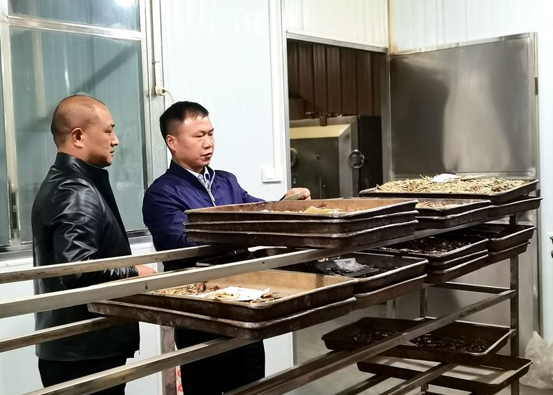 4.26到企业调研_副本.jpg